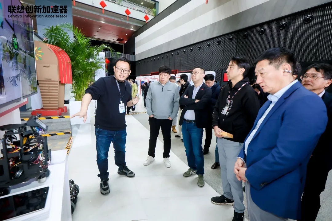 jinnianhui金年会亮相联想创新加速器开放日，以消费级物理AI大脑平台助推家用机器人产业生态化 